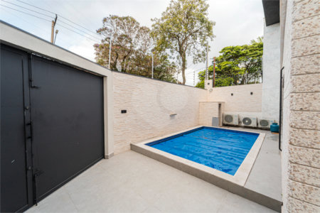 Sobrado à venda com 4 quartos, sendo 2 suítes, em Moema, São Paulo, SP