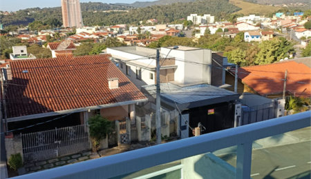 Sobrado à venda com 3 quartos, sendo 1 suíte, em Jardim do Lago, Atibaia, SP
