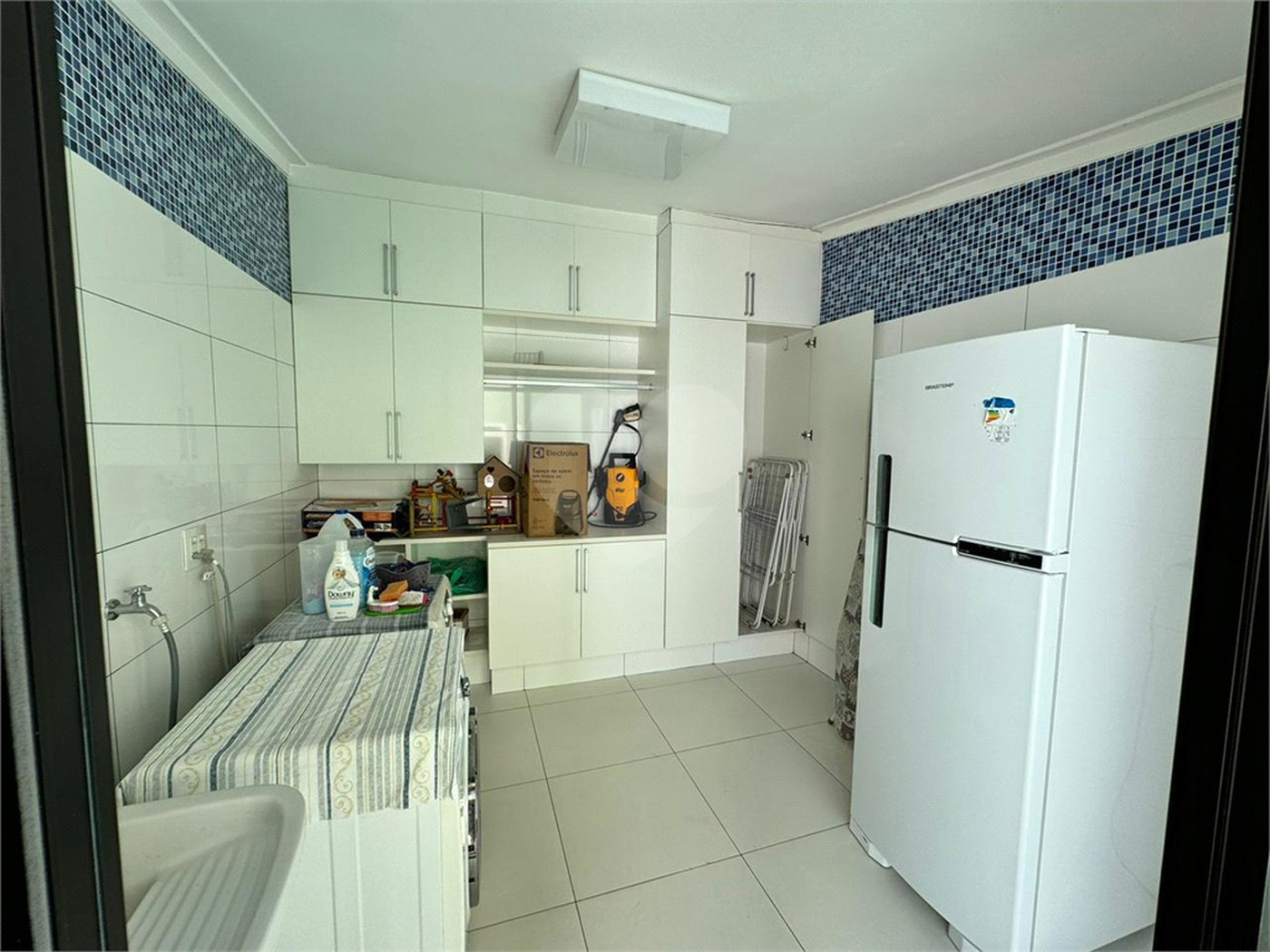 Casa à venda com 3 quartos, sendo 1 suíte, no condomínio Residencial Jardim das Flores 1510, Cotia - SP