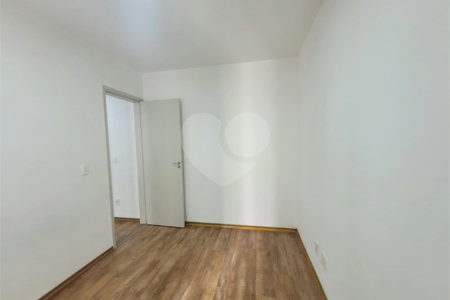 Apartamento à venda com 2 quartos em Vila Anastácio, São Paulo, SP