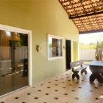 Casa em condomínio para alugar com 2 quartos, sendo 1 suíte, em Caravelas, Armação dos Búzios, RJ