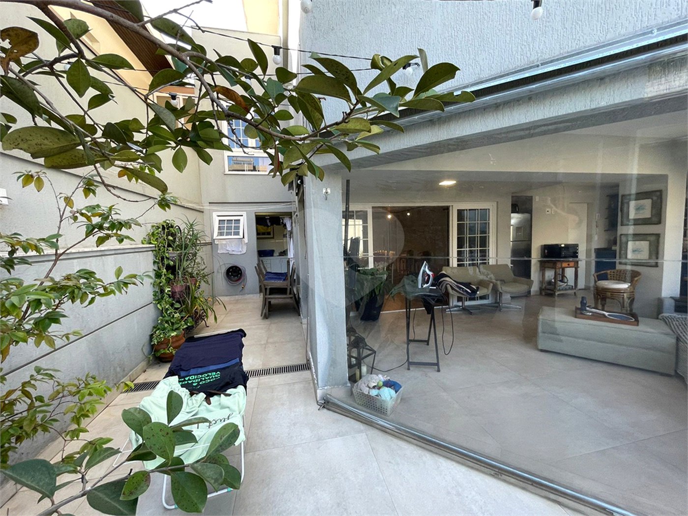 Casa à venda com 4 suítes no condomínio Fechado, São Paulo - SP