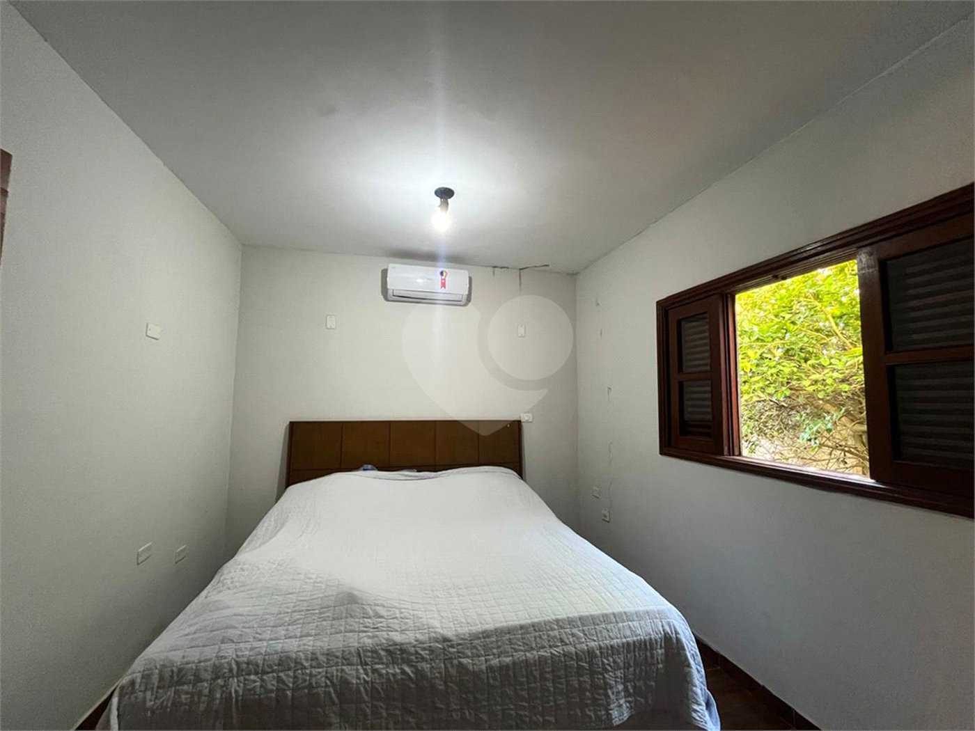 Sobrado à venda com 4 quartos, sendo 1 suíte, em Estância Conceição, Itapetininga, SP