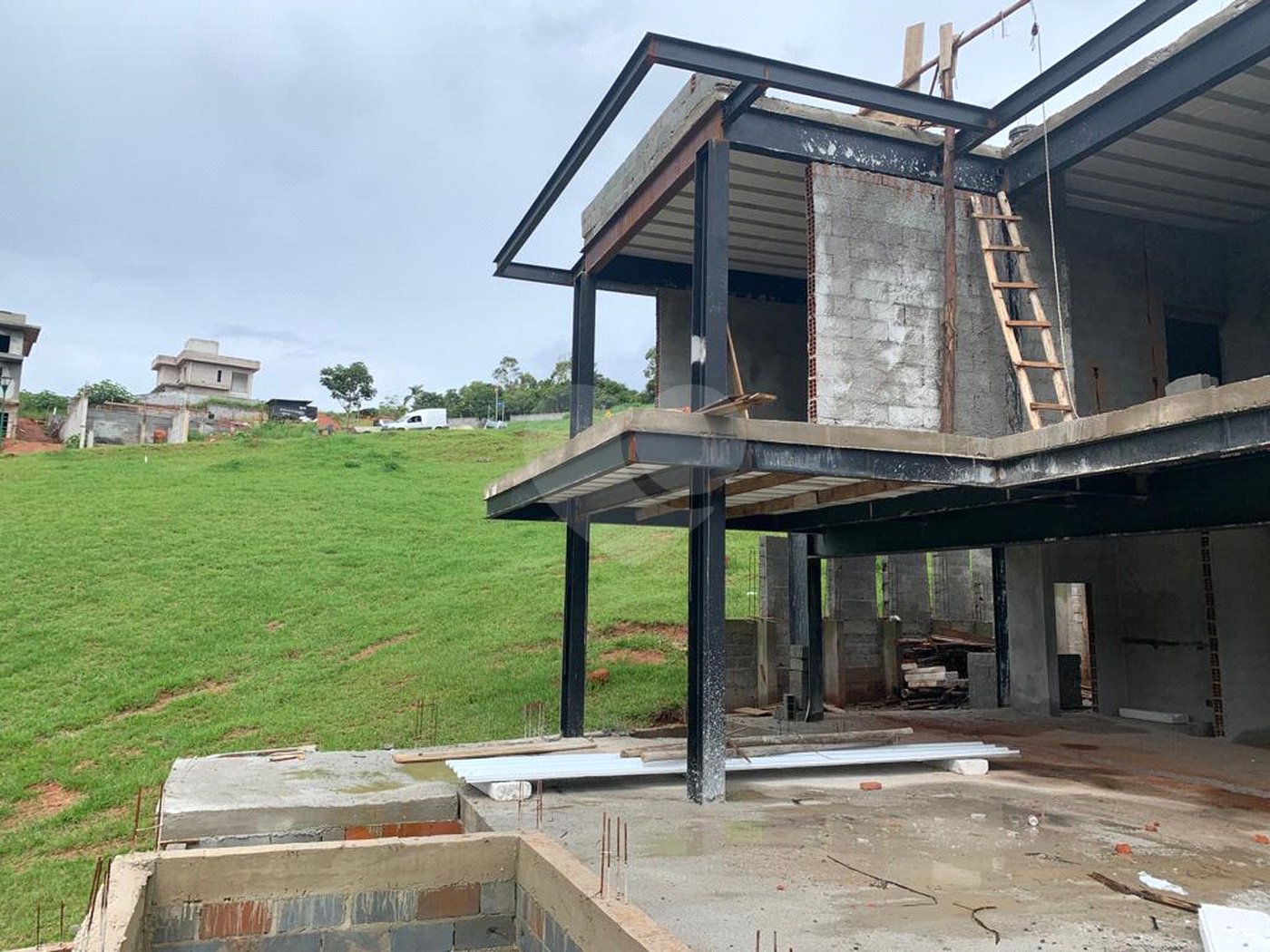Terreno à venda com 4 quartos, sendo 5 suítes,  no condomínio Quintas da Boa Vista, Atibaia - SP