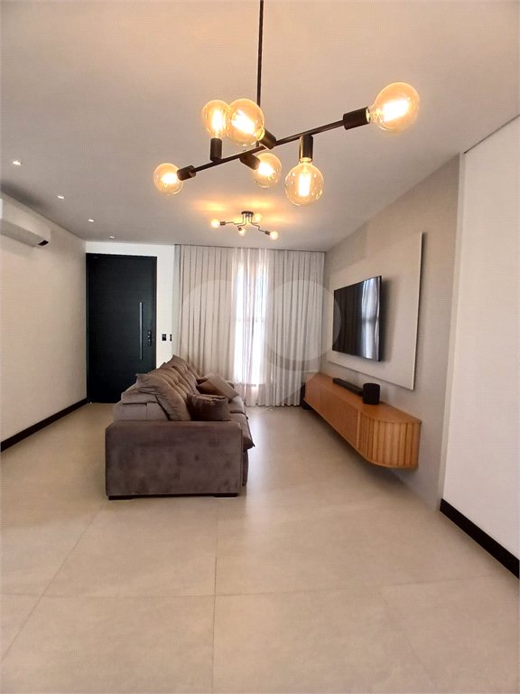 Casa à venda com 3 suítes em Pinheirinho, Vinhedo, SP