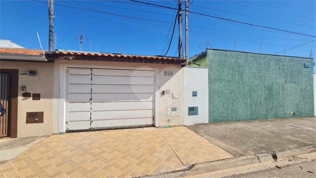 Casa à venda com 3 quartos, sendo 1 suíte, em Vila Carolina, Itapetininga, SP