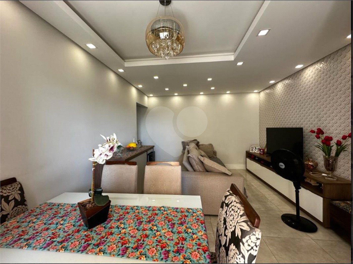 Apartamento à venda com 3 quartos, sendo 1 suíte, em Jardim Bandeirantes, Louveira, SP