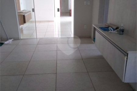 Casa à venda com 3 quartos, sendo 1 suíte, no condomínio Villagio Milano, Sorocaba - SP