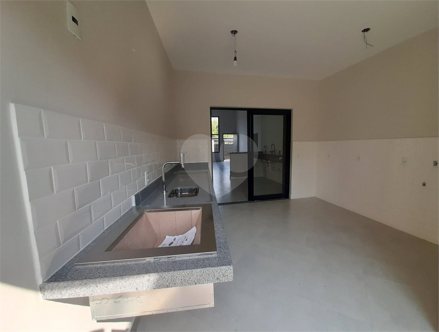 Casa à venda com 3 quartos, sendo 1 suíte, em Residencial/Comercial, Vinhedo, SP