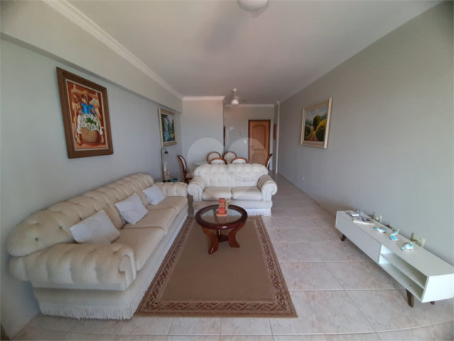 Apartamento à venda com 2 quartos, sendo 1 suíte,  em Vera Cruz, Mongaguá, SP