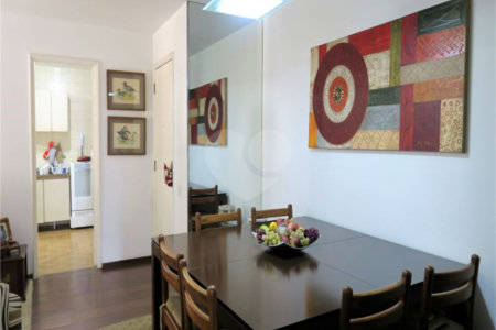 Apartamento à venda com 3 quartos, sendo 1 suíte,  em Vila Andrade, São Paulo, SP