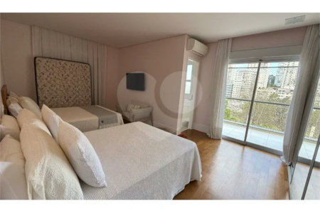 Casa à venda com 4 suítes no condomínio Vilas das Paineiras, São Paulo - SP