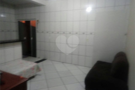 Sobrado com 3 dormitórios.