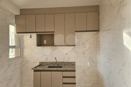Apartamento à venda com 3 quartos, sendo 1 suíte, no Centro, Poá, SP