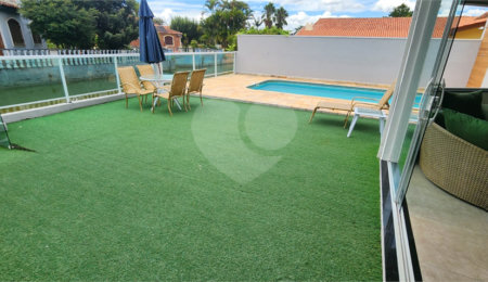 Casa à venda com 4 quartos, sendo 2 suítes,  no condomínio Marinas, Bom Jesus dos Perdões - SP
