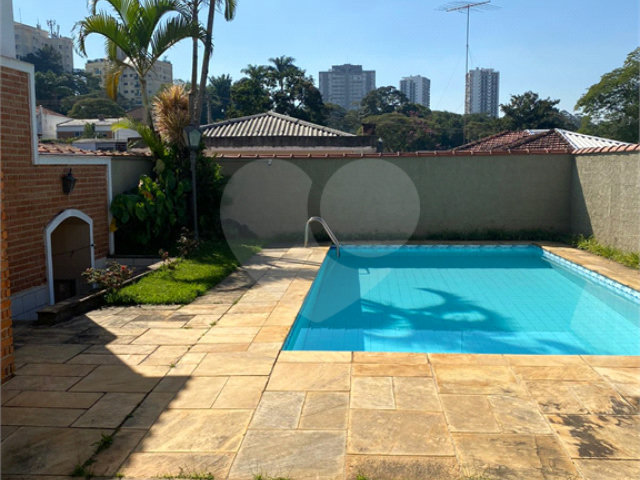 Casa à venda com 3 quartos, sendo 1 suíte,  em Santo Amaro, São Paulo, SP