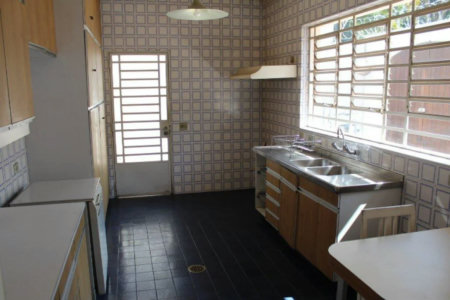 Casa Térrea à venda ou para alugar com 6 suítes em Vila Tramontano, São Paulo, SP
