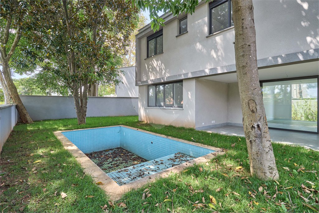Casa à venda com 4 suítes no condomínio Liló, São Paulo - SP