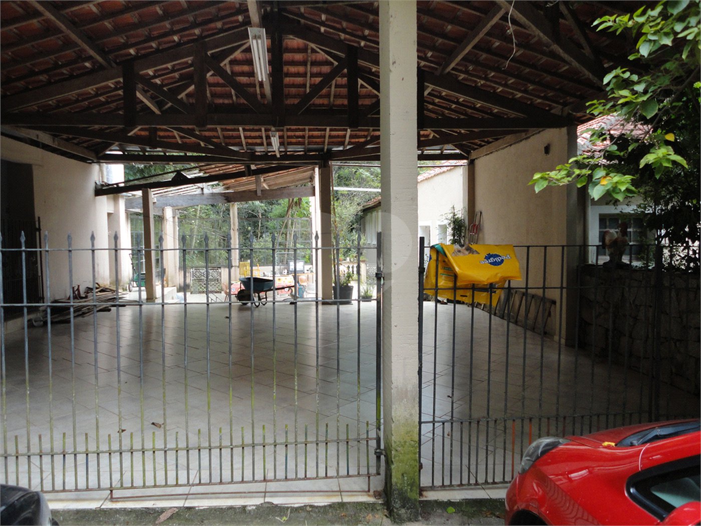 Sobrado à venda com 9 quartos, sendo 7 suítes,  em Parque Morumbi, Mogi das Cruzes, SP