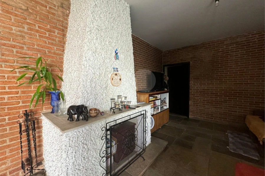 Casa à venda com 4 quartos, sendo 2 suítes, em Jardim São Bento, São Paulo, SP
