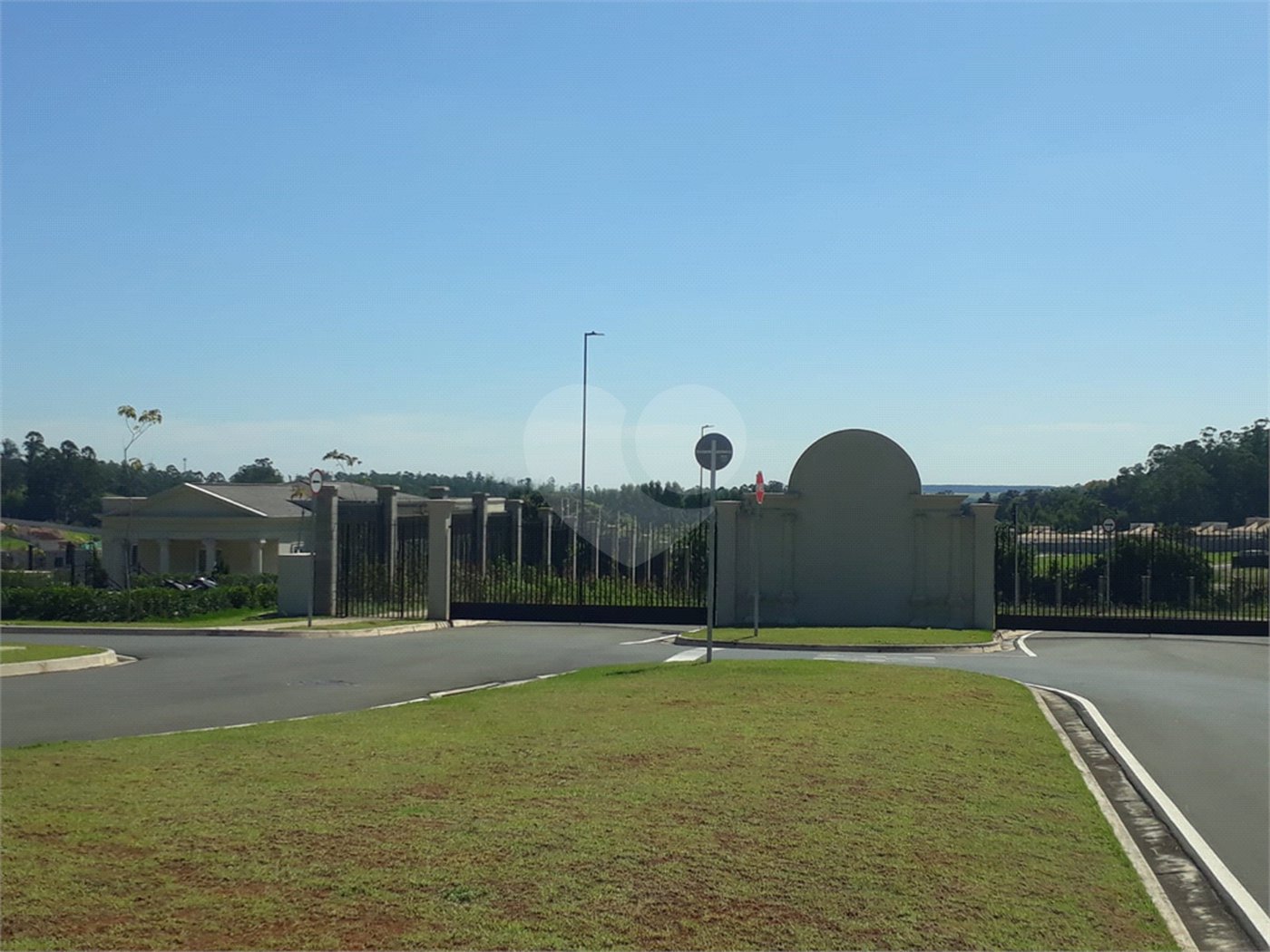 Casa à venda no condomínio Villa dos Pinheiros, Indaiatuba - SP