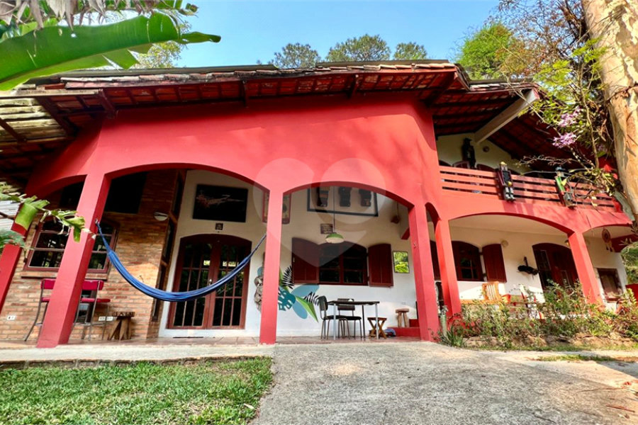 Casa à venda com 4 quartos, sendo 1 suíte, em Serra da Cantareira, Mairiporã, SP