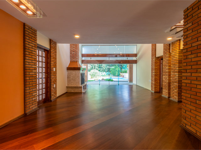 Casa à venda com 4 quartos, sendo 3 suítes,  em Interlagos, São Paulo, SP