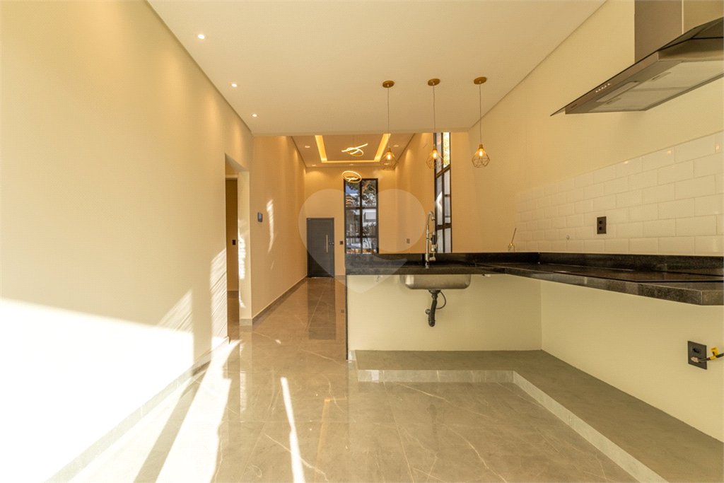Casa à venda com 3 quartos, sendo 1 suíte, no condomínio Reserva do Vale, Caçapava - SP