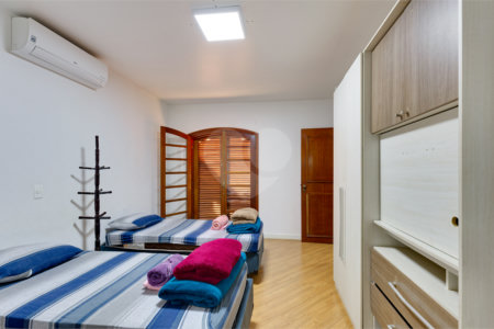 Casa Térrea à venda com 5 quartos, sendo 2 suítes, em Alto da Boa Vista, São Paulo, SP