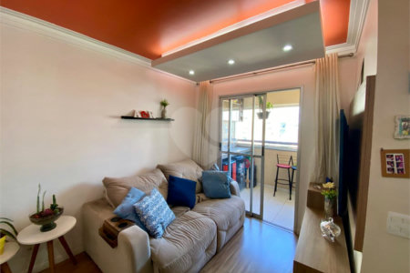 Apartamento à venda com 3 quartos, sendo 1 suíte,  em Saúde, São Paulo, SP