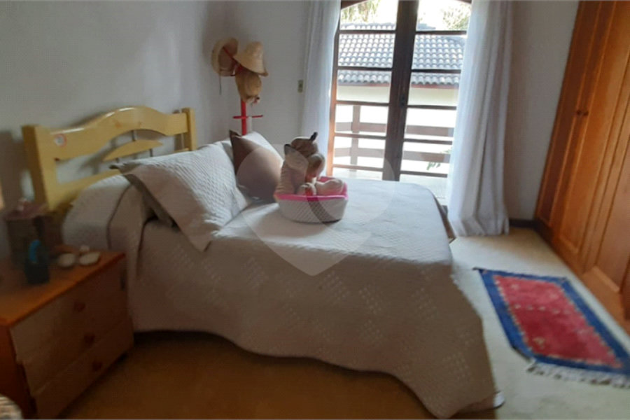Casa à venda com 3 quartos, sendo 1 suíte, no condomínio Sausalito, Mairiporã - SP