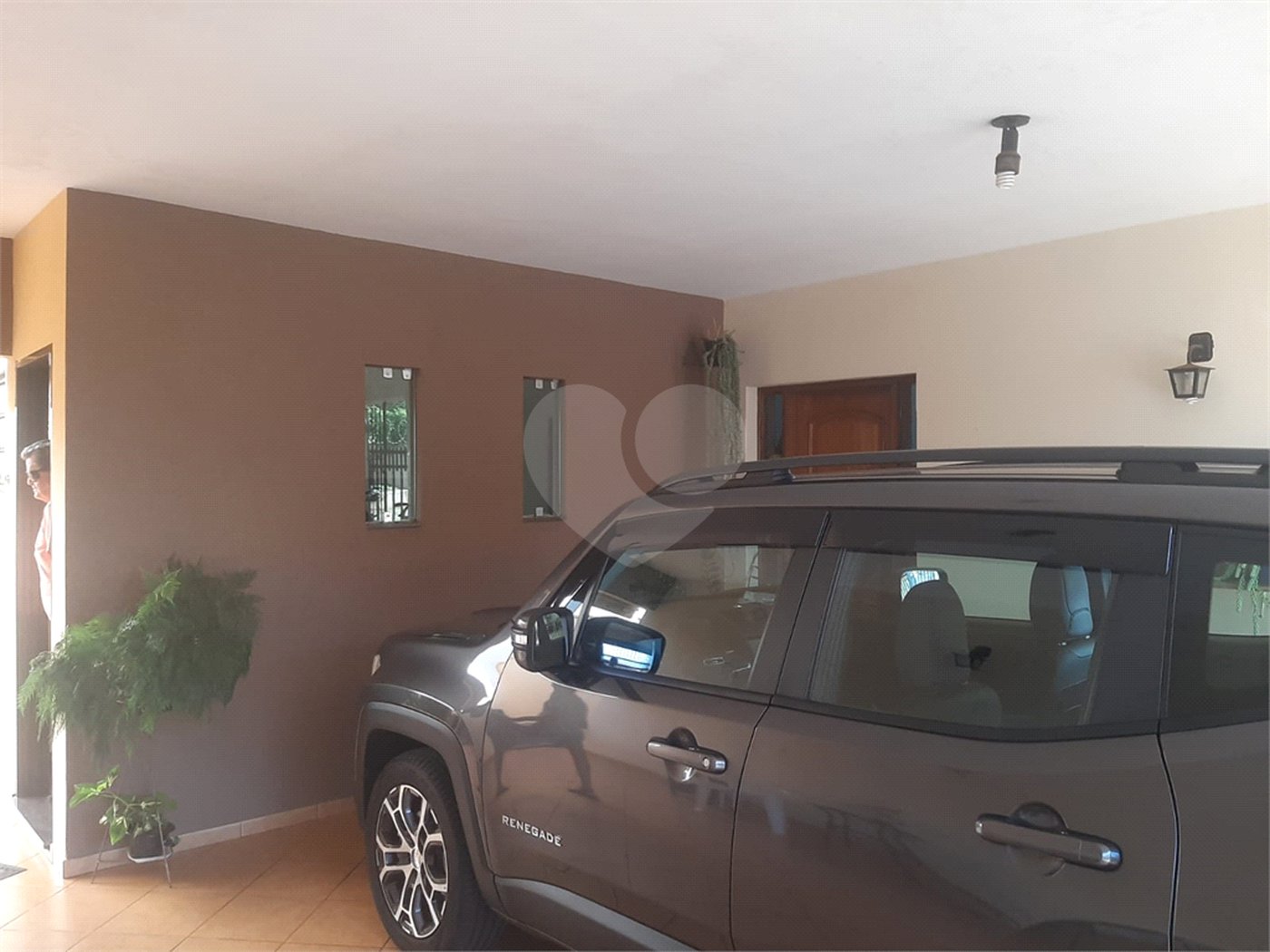 Bela casa com boa localização no bairro Portal do Sol