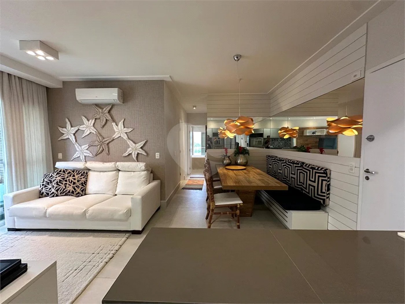 Apartamento à venda com 3 quartos, sendo 2 suítes,  em Riviera de São Lourenço, Bertioga, SP