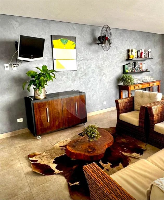 Sua nova casa com piscina e área gourmet te espera! no Golden Park em Hortolandia