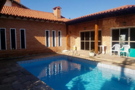 CASA TÉRREA PARA VENDA OU LOCAÇÃO COM 3 DORMITÓRIOS NO BOLSÃO DE INTERLAGOS