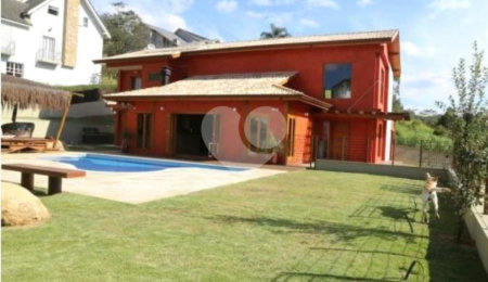 Casa à venda com 4 suítes no condomínio Suíça da Cantareira, Mairiporã - SP