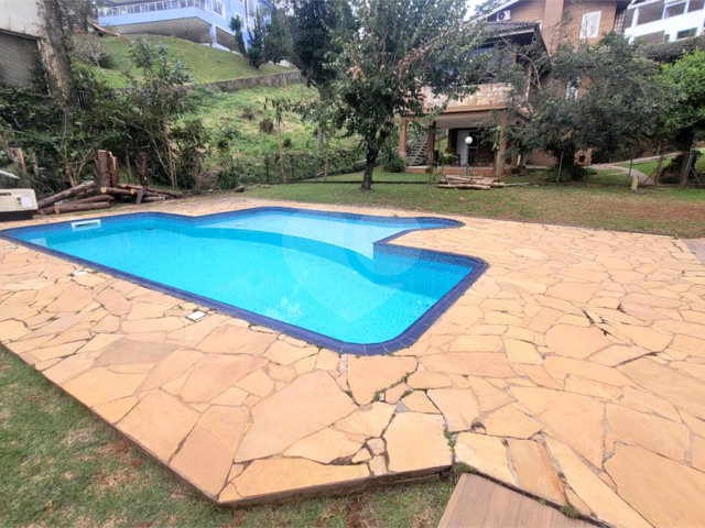 Casa à venda com 3 suítes no condomínio Suíça da Cantareira, Mairiporã - SP