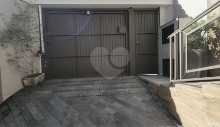 Casa à venda com 4 quartos, sendo 1 suíte,  em Parada Inglesa, São Paulo, SP