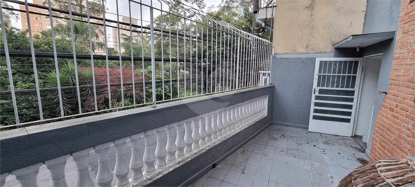 Casa à venda com 3 quartos, sendo 1 suíte,  em Jardim Rosa Maria, São Paulo, SP