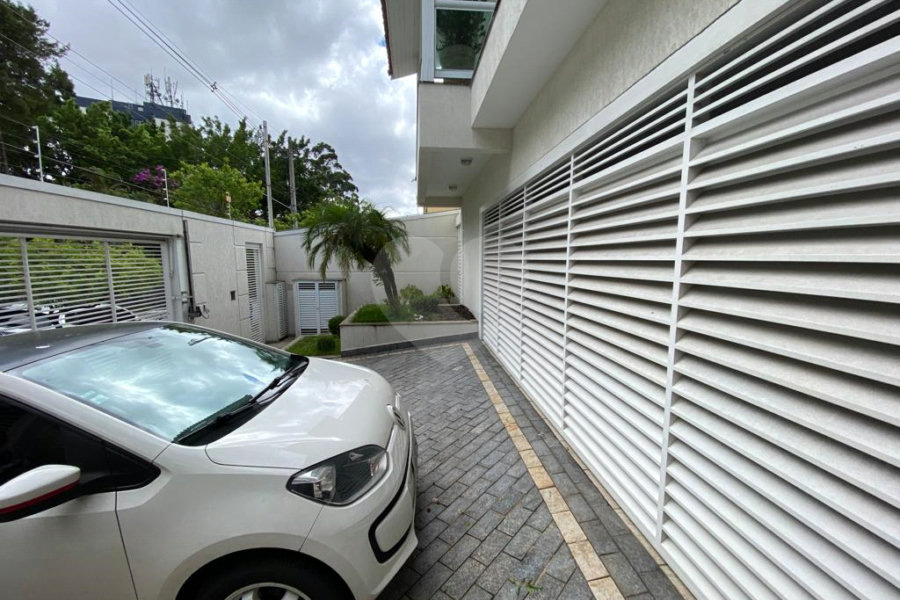Sobrado à venda com 5 quartos, sendo 4 suítes, em Palmas do Tremembé, São Paulo, SP