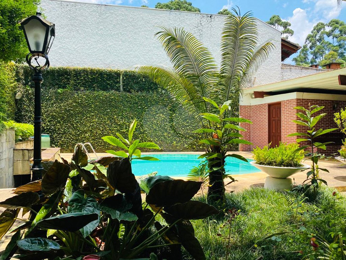 Casa à venda com 4 quartos, sendo 2 suítes, em Interlagos, São Paulo, SP