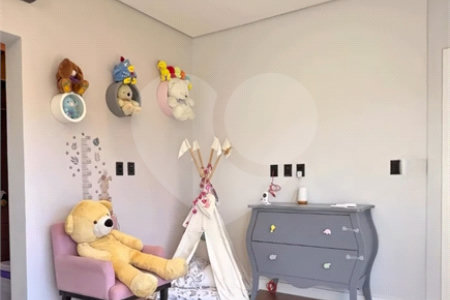 Casa à venda com 3 suítes no condomínio Figueira Garden, Atibaia - SP