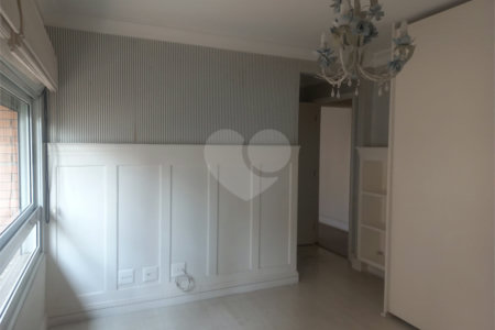 Apartamento à venda com 4 quartos, sendo 2 suítes, em Vila Uberabinha, São Paulo, SP