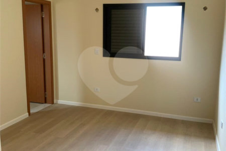 Casa à venda com 3 suítes em Vila Petrópolis, Atibaia, SP