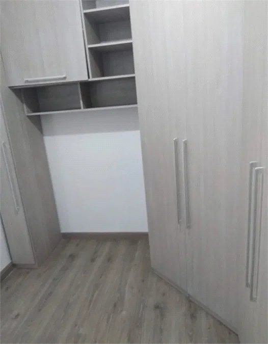 Sobrado à venda com 3 quartos em Jardim Estela Mari, Cotia - SP