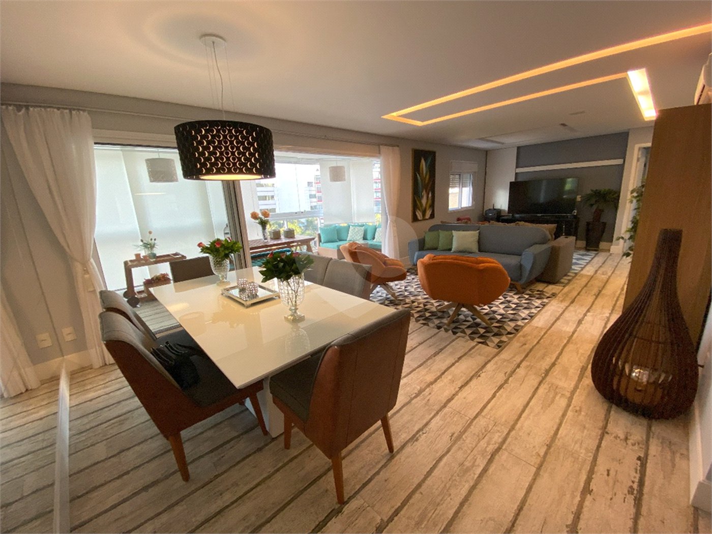 Apartamento à venda com 3 quartos, sendo 1 suíte,  em Vila Olímpia, São Paulo, SP