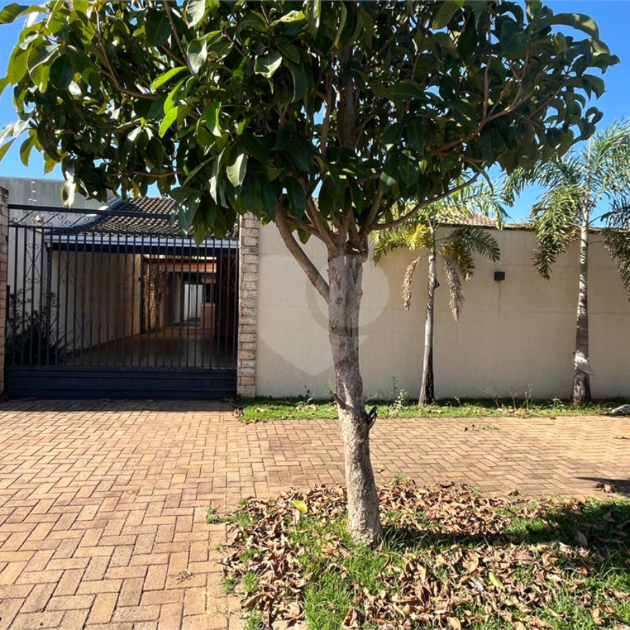 Casa à venda com 3 quartos, sendo 1 suíte, em Ipê, Três Lagoas, MS