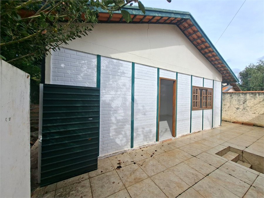 Casa à venda com 2 quartos no Centro, Alambari, SP