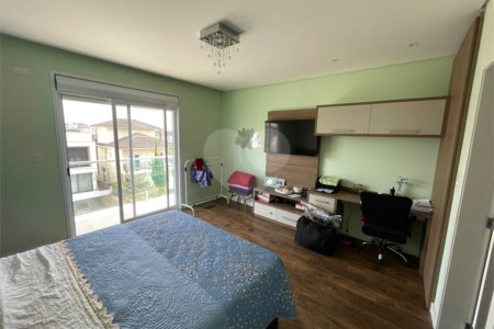 Casa à venda com 1 quarto, sendo 3 suítes, no condomínio Aruã Brisas I, Mogi das Cruzes - SP