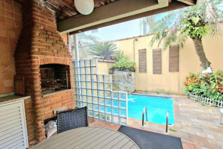 Casa com 3 dormitórios à venda, 182 m² por R$ 1.390.000,00 - Campo Grande - Santos/SP